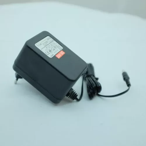Icom BM-113E AC adapter Rapid charger 220V 22V output 300mA w/ Euro style Plug
