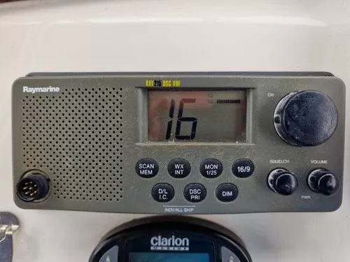Raymarine RAY215 VHF DCS Marine Two-Way Submersible Radio Transceiver Unit!